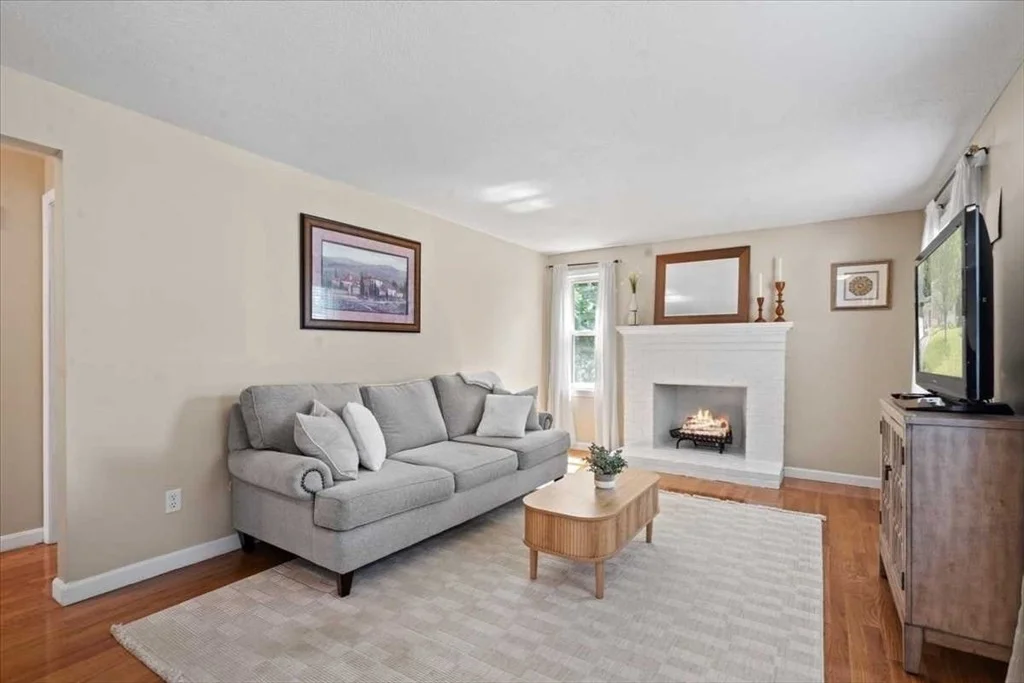 Photo of 7 Caroline Dr
