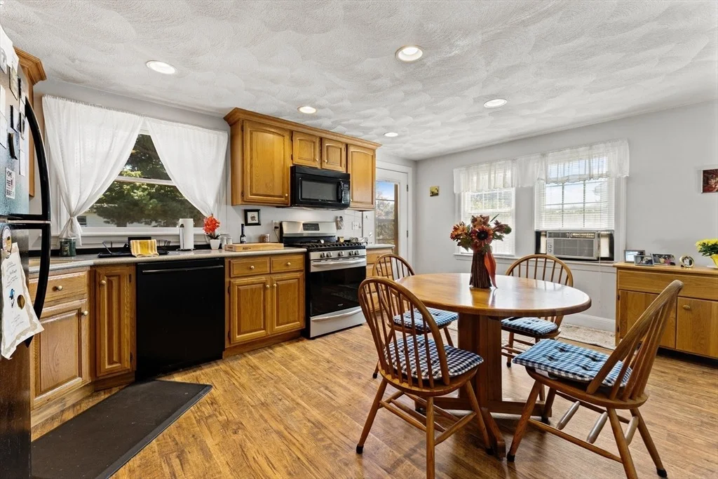 Photo of 85 Oak St