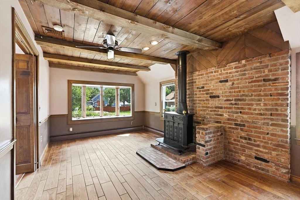 Photo of 17 Saint James St
