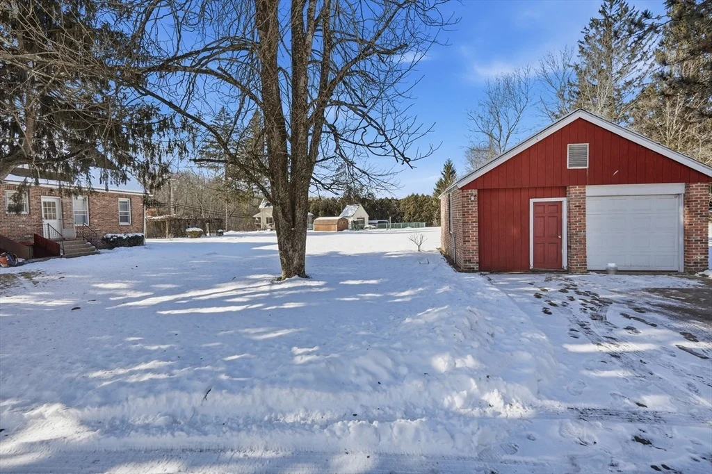 Photo of 3076 Boston Rd