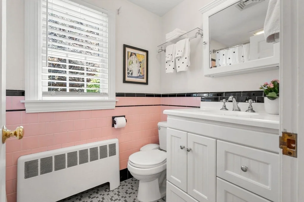 Photo of 4 Crestwood