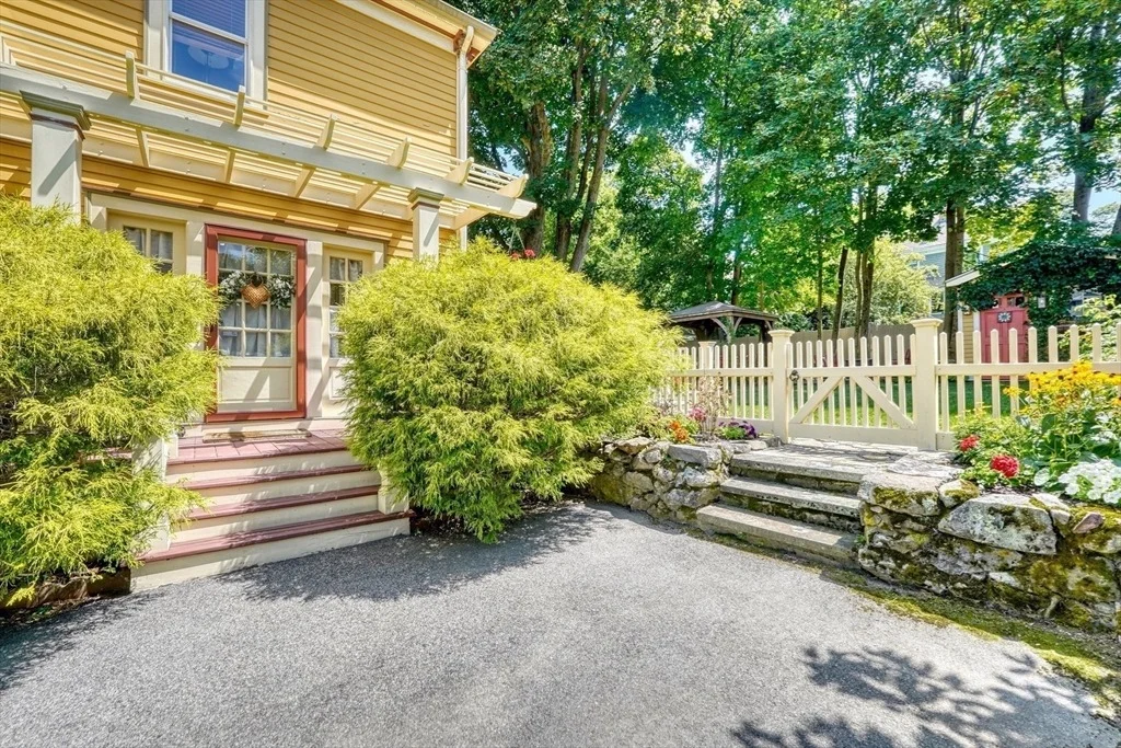 Photo of 41 Pleasant St