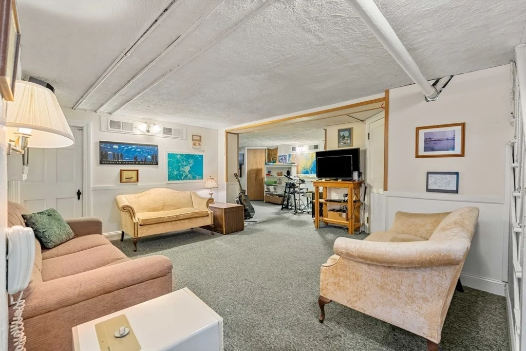 Photo of 23 Sevinor Rd