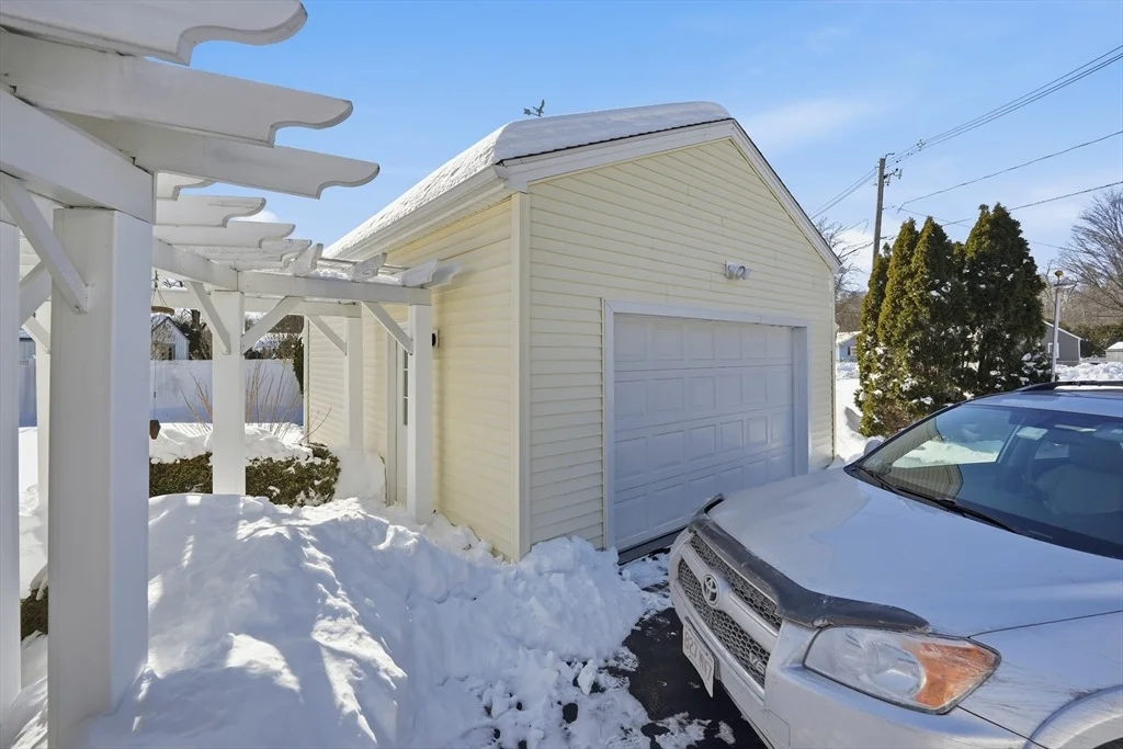 Photo of 144 River Rd