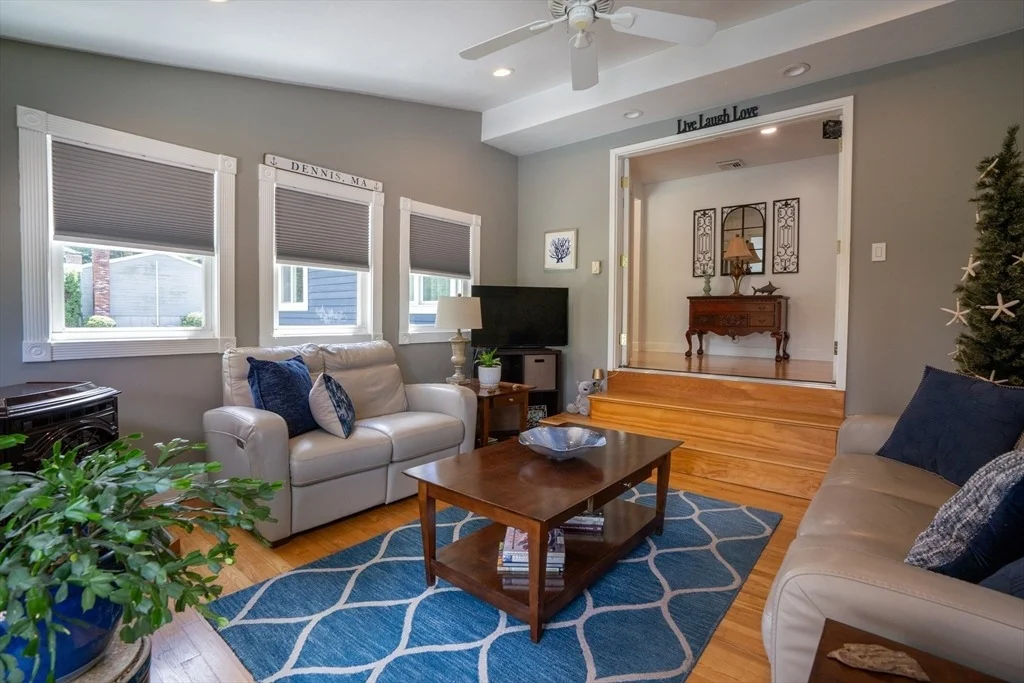 Photo of 305 Scadding Street