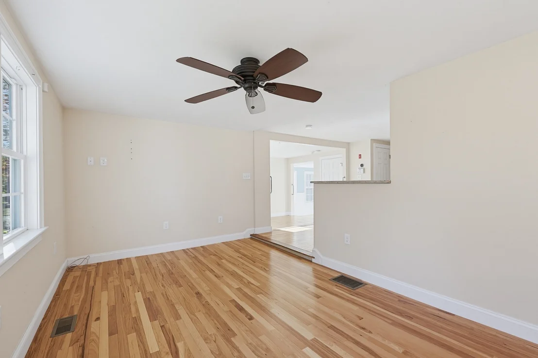 Photo of 116 Lakeshore Dr