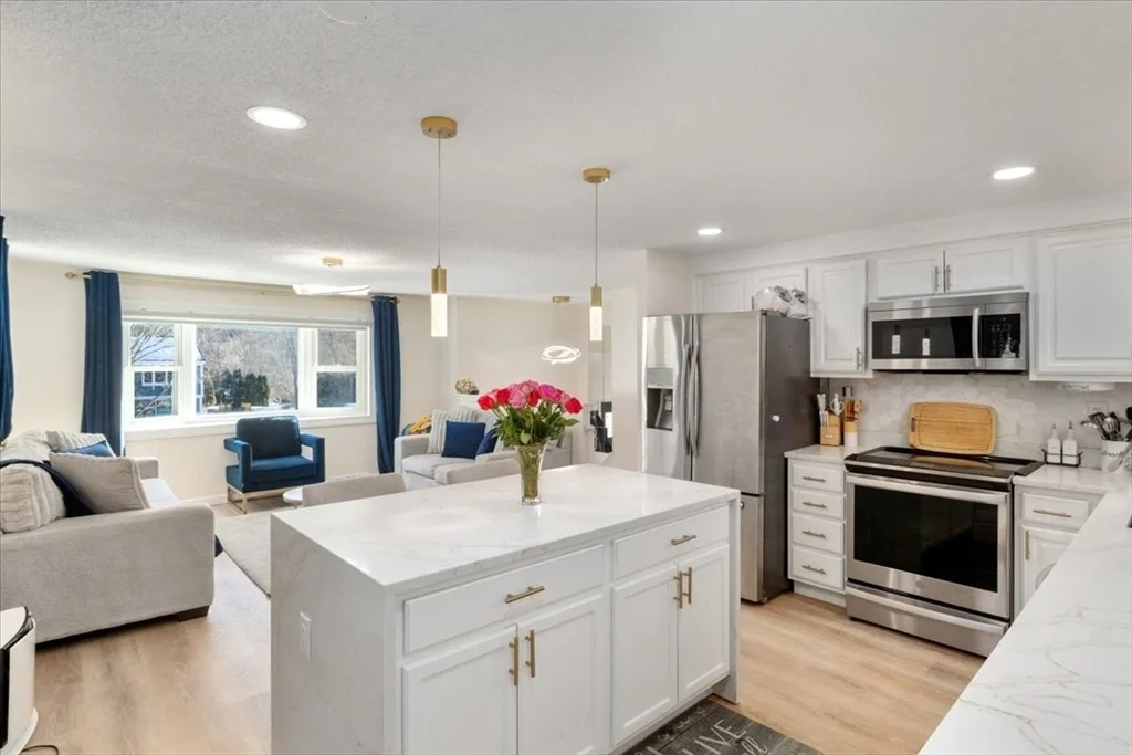 Photo of 107 Lakeview Dr
