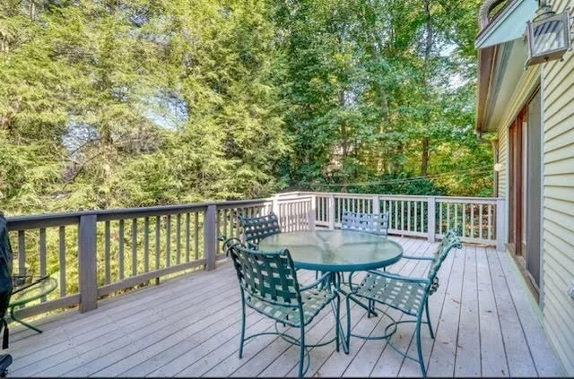 Photo of 10 Lorraine Cir