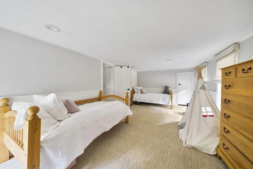 Photo of 807 Summer St