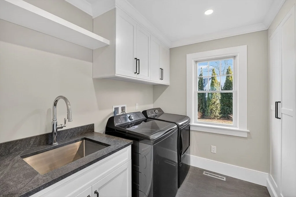 Photo of 146 Scudder Rd