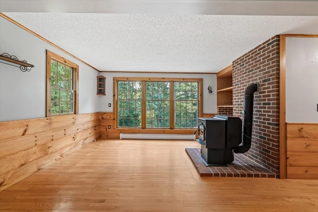 Photo of 481 Hubbardston Rd