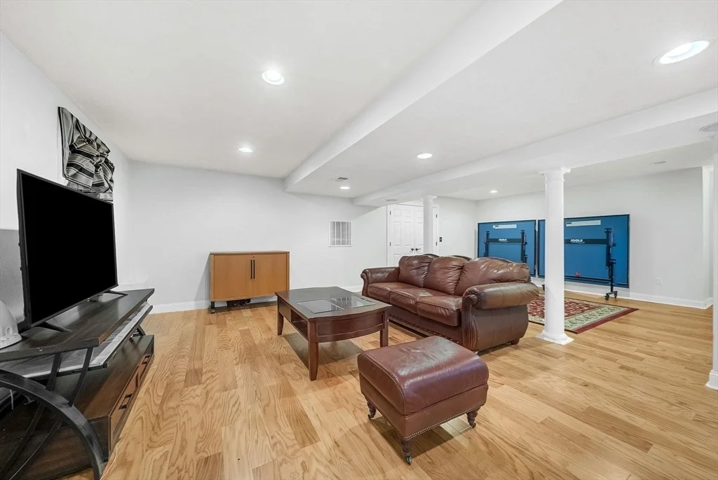 Photo of 1125 Burroughs Rd