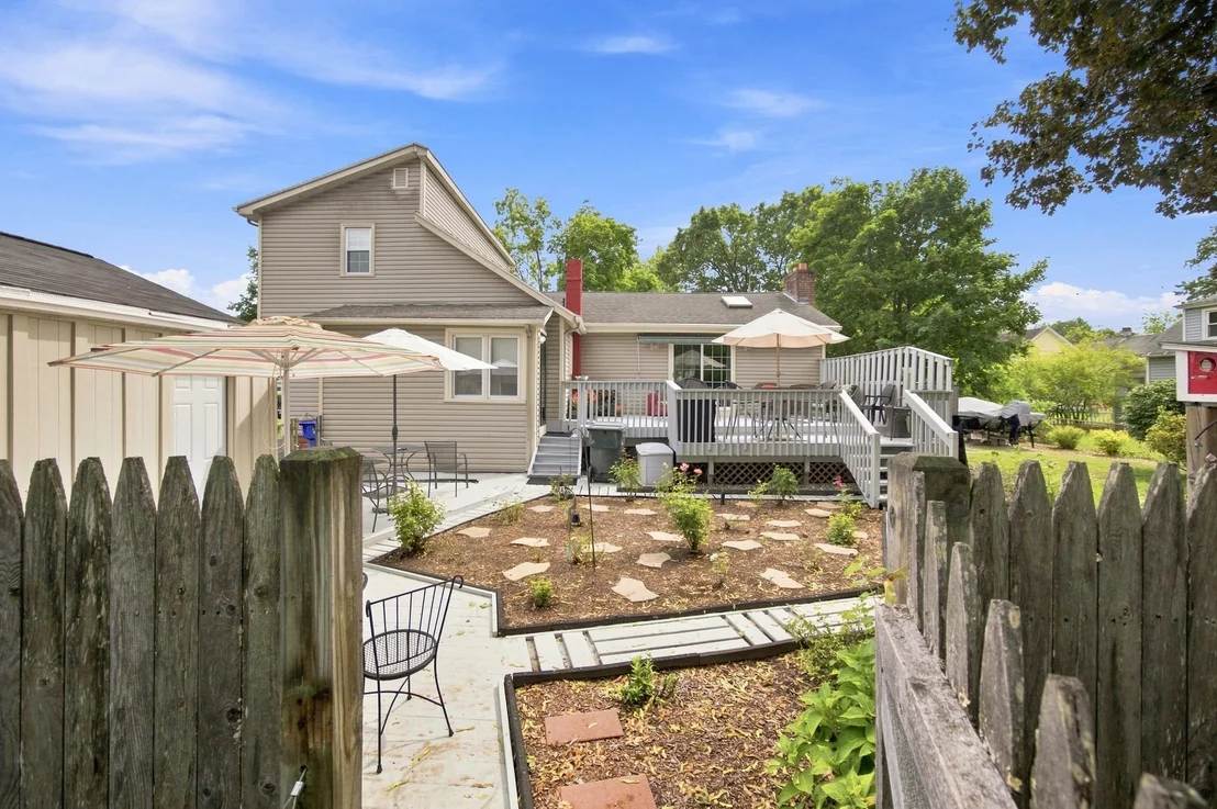 Photo of 60 Brickett St