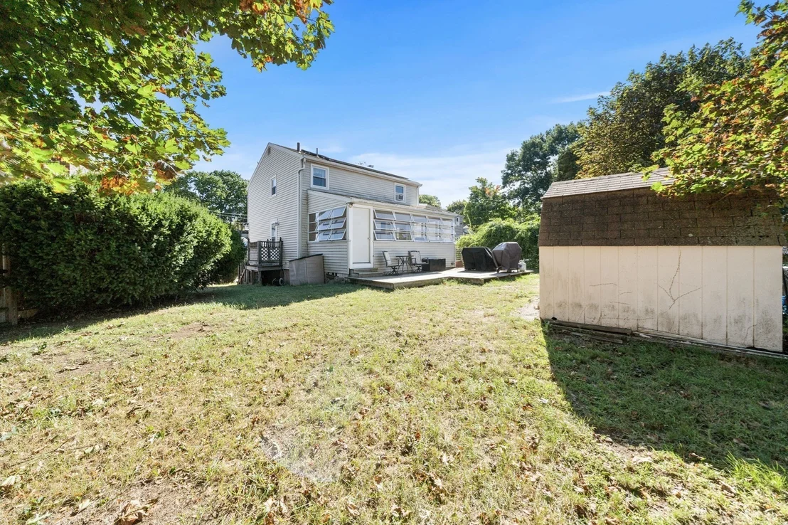 Photo of 18 Thompson Ln