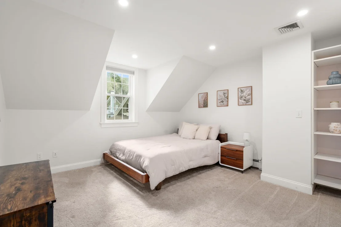 Photo of 3 Broads Ave