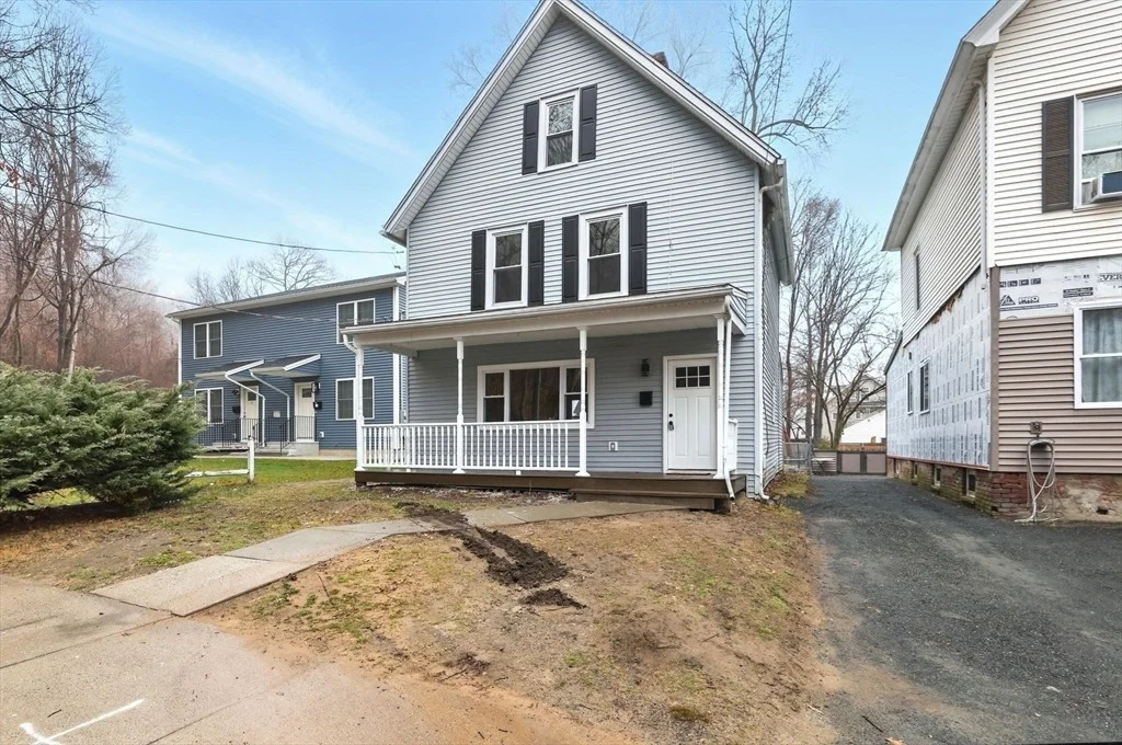 Photo of 2 1/2 James St