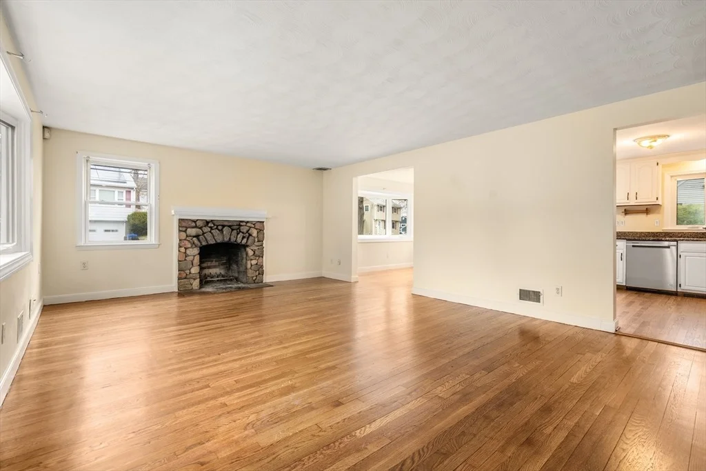 Photo of 125 Lyman Rd