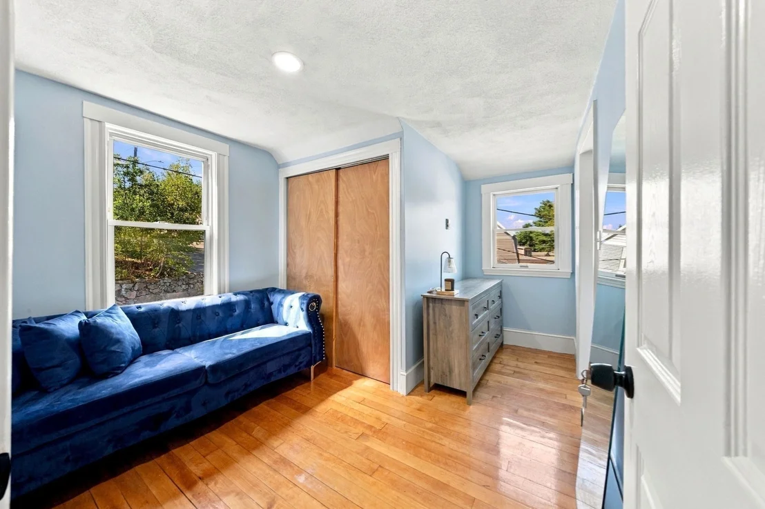Photo of 6 Clifton Ave