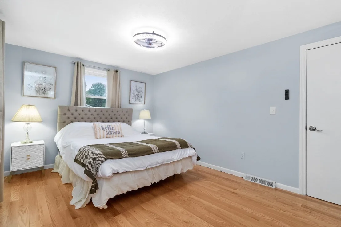 Photo of 30 Lantern Ln
