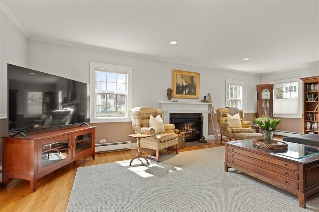 Photo of 246 Woburn Street