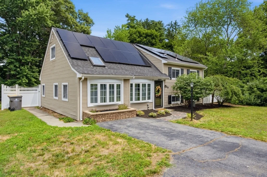 Photo of 769 Potter Rd