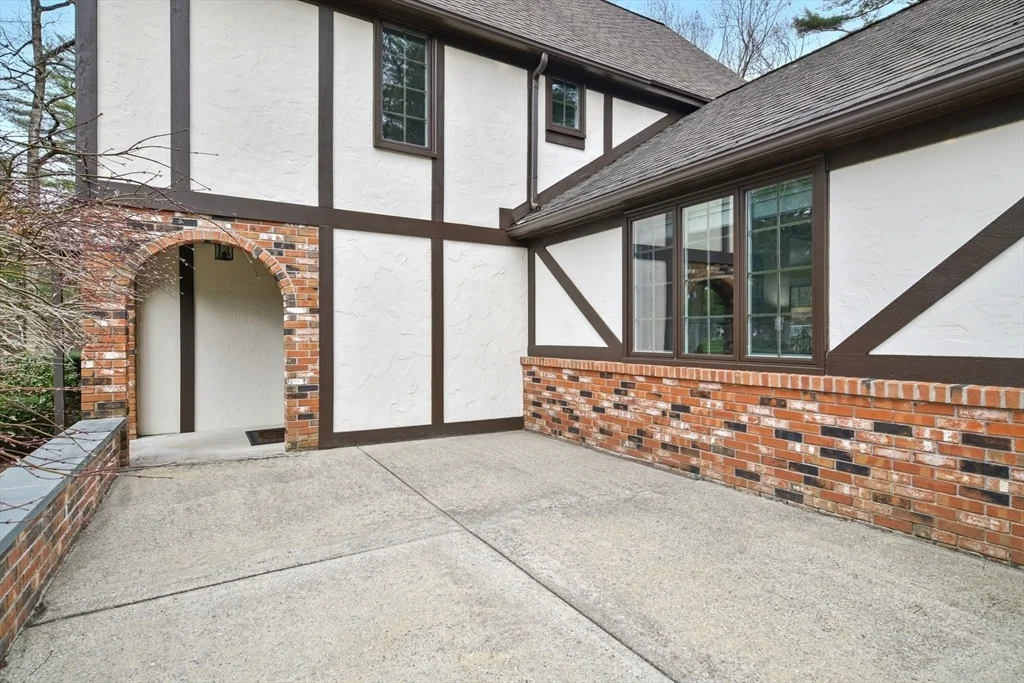 Photo of 69 Lenox Circle
