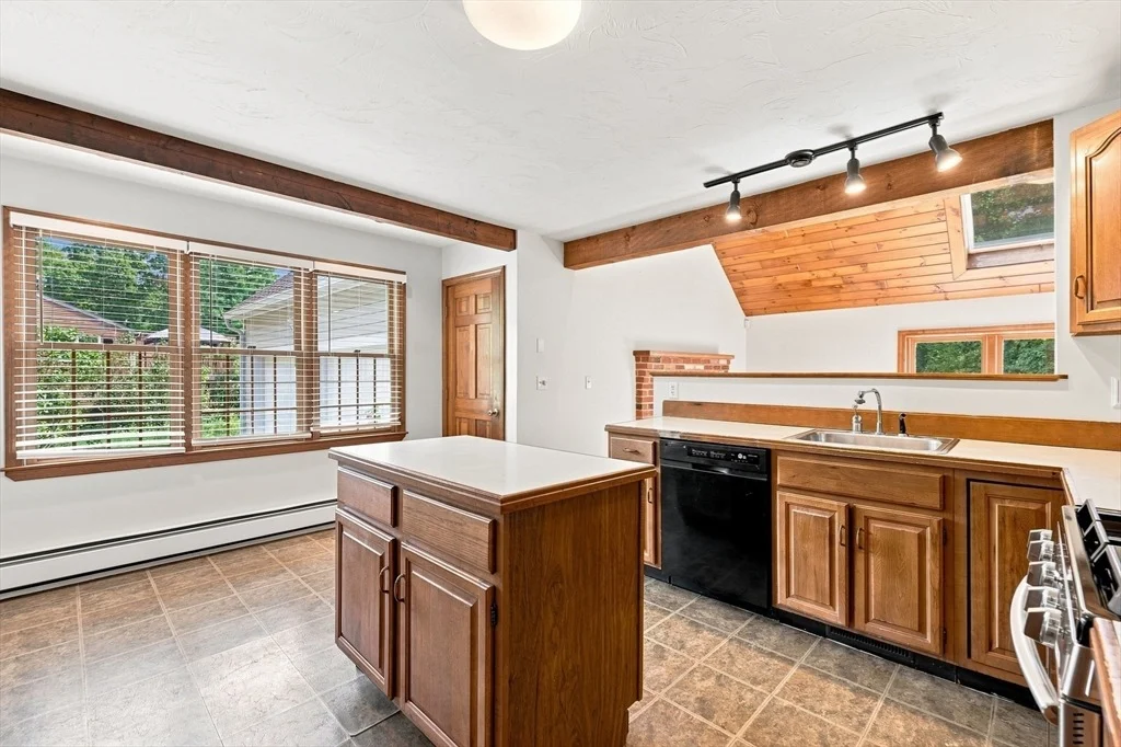 Photo of 69 White Pond Rd