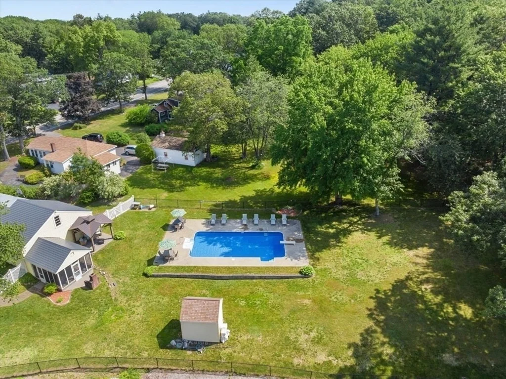Photo of 472 Potter Rd.