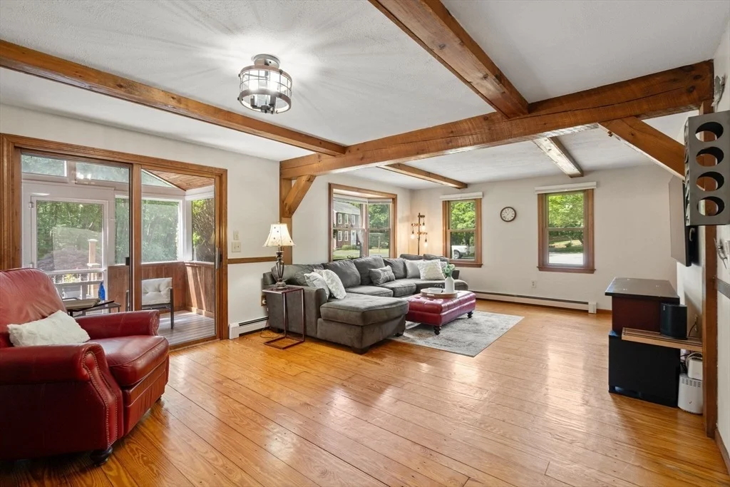 Photo of 6 Crockett Cir
