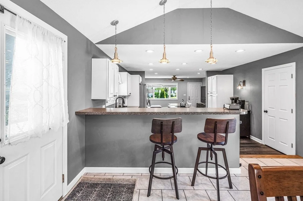 Photo of 46 Rochford Cir