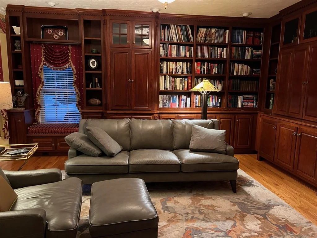 Photo of 140 Elmshade Dr