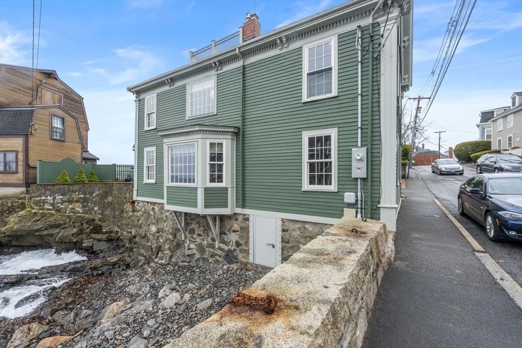 Photo of 137 Front St