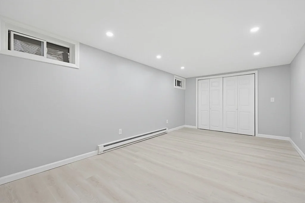 Photo of 6 Almond Dr