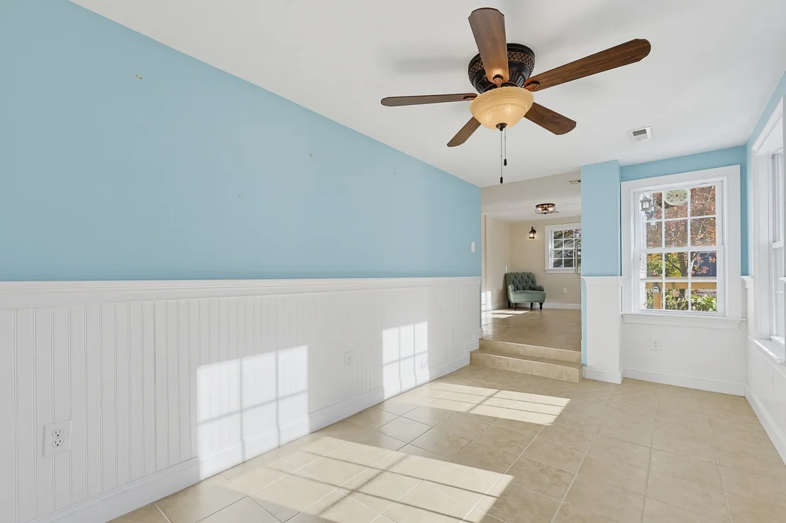 Photo of 116 Lakeshore Dr
