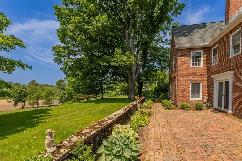 Photo of 82 River Rd