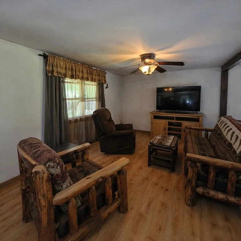 Photo of 851 Wendell Rd