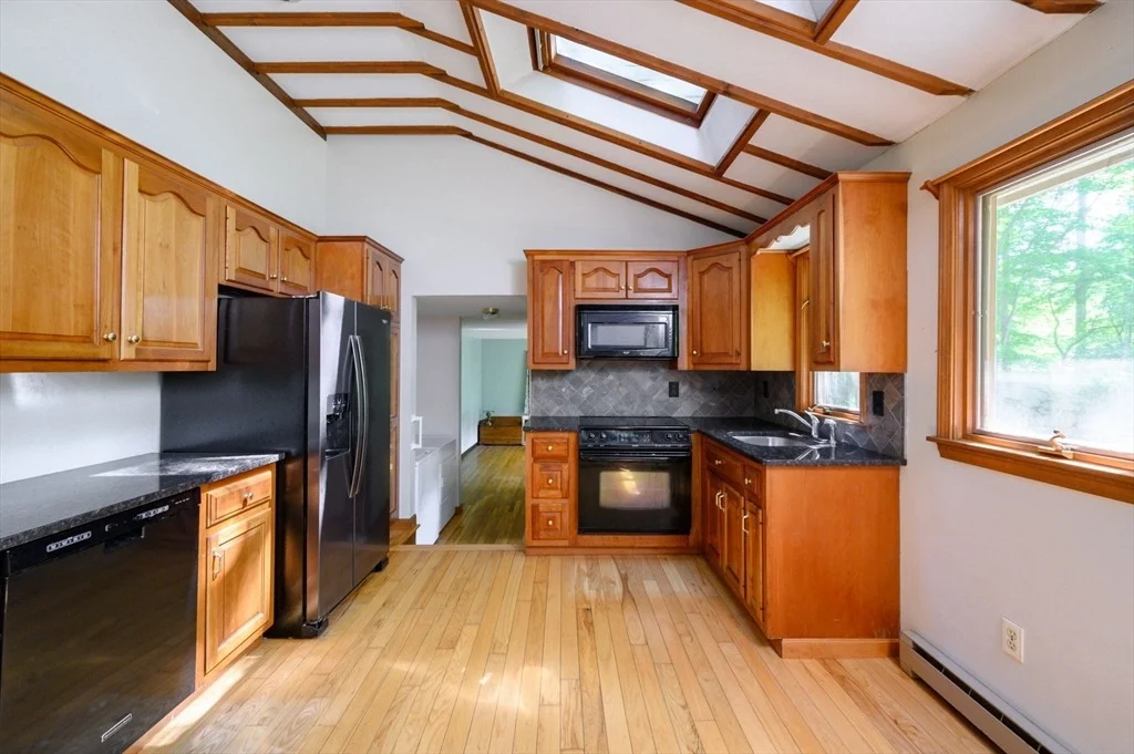 Photo of 371 Gardner St