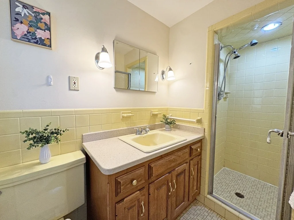 Photo of 43 Sherburn Cir