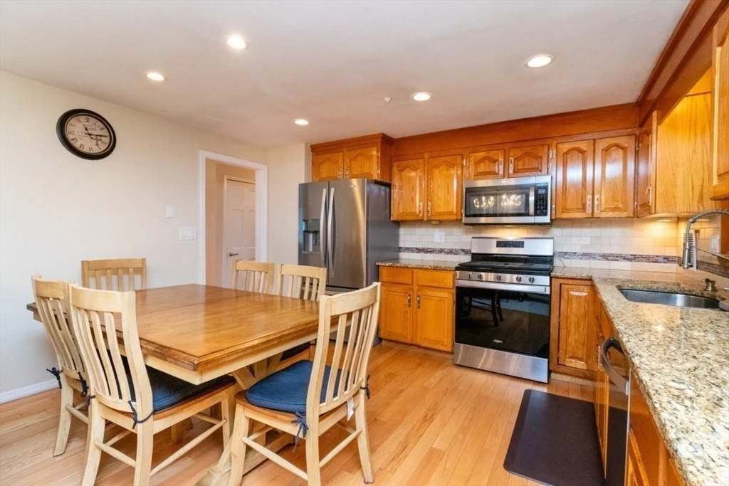 Photo of 89 Fernandez Cir