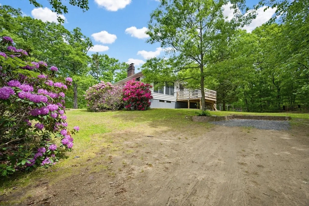 Photo of 101 Edgewater Dr