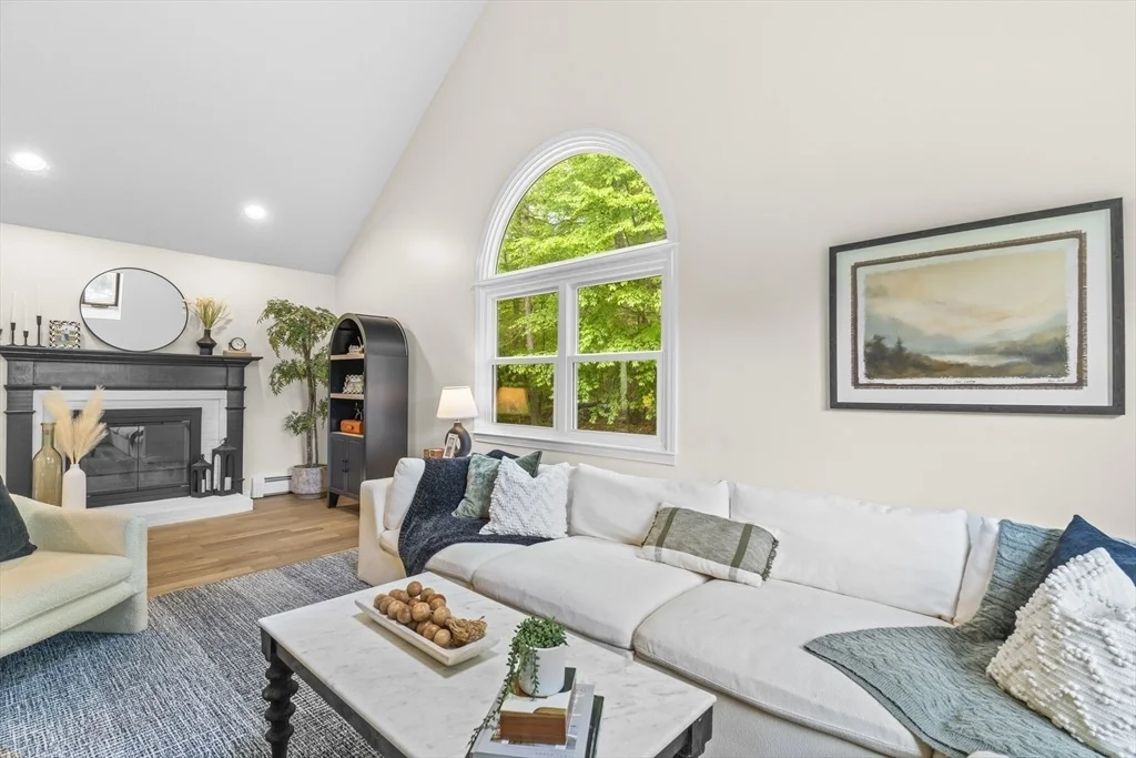 Photo of 42 Brookside Dr