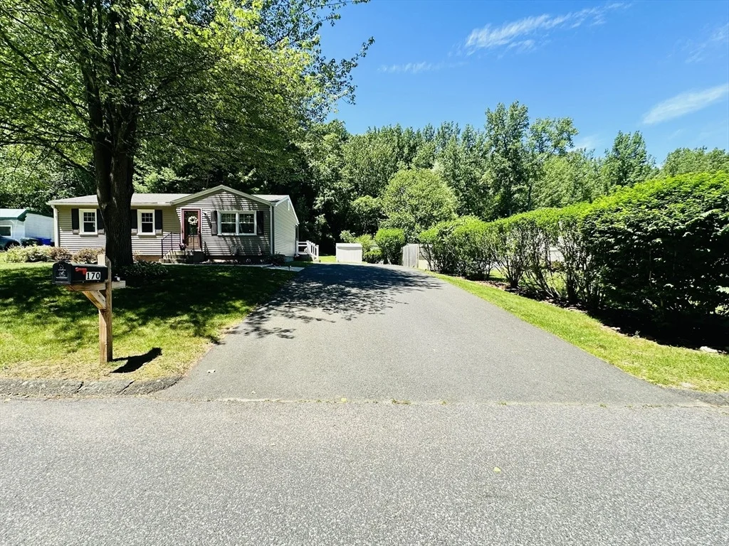 Photo of 170 Treetop Ave