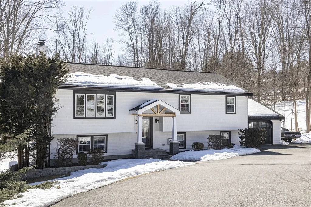 Photo of 31 Johnson Cir