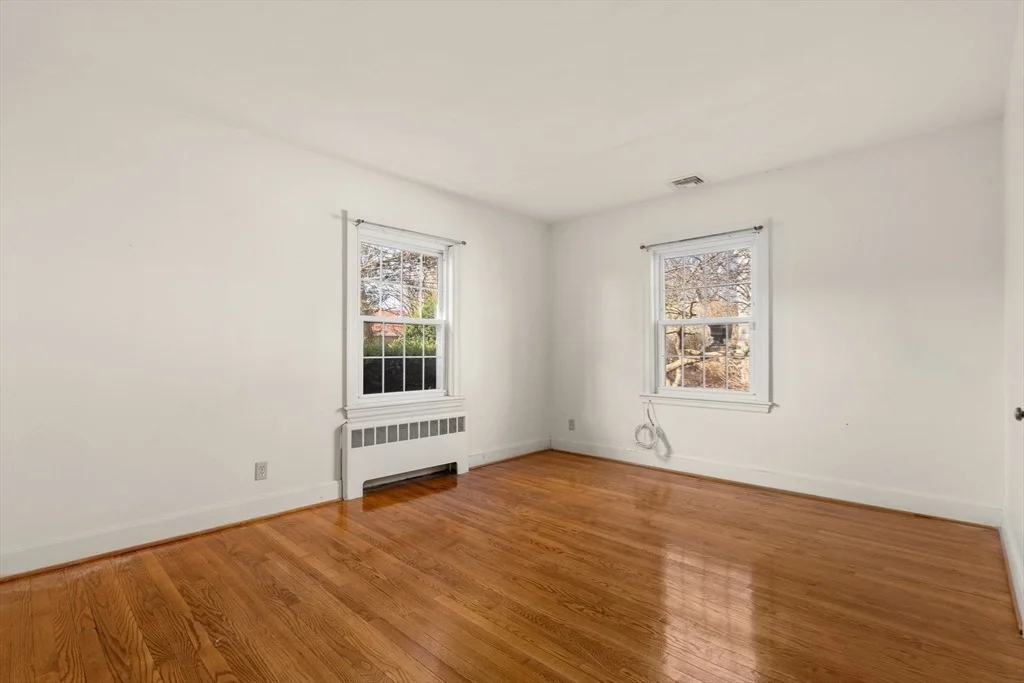 Photo of 127 Summit