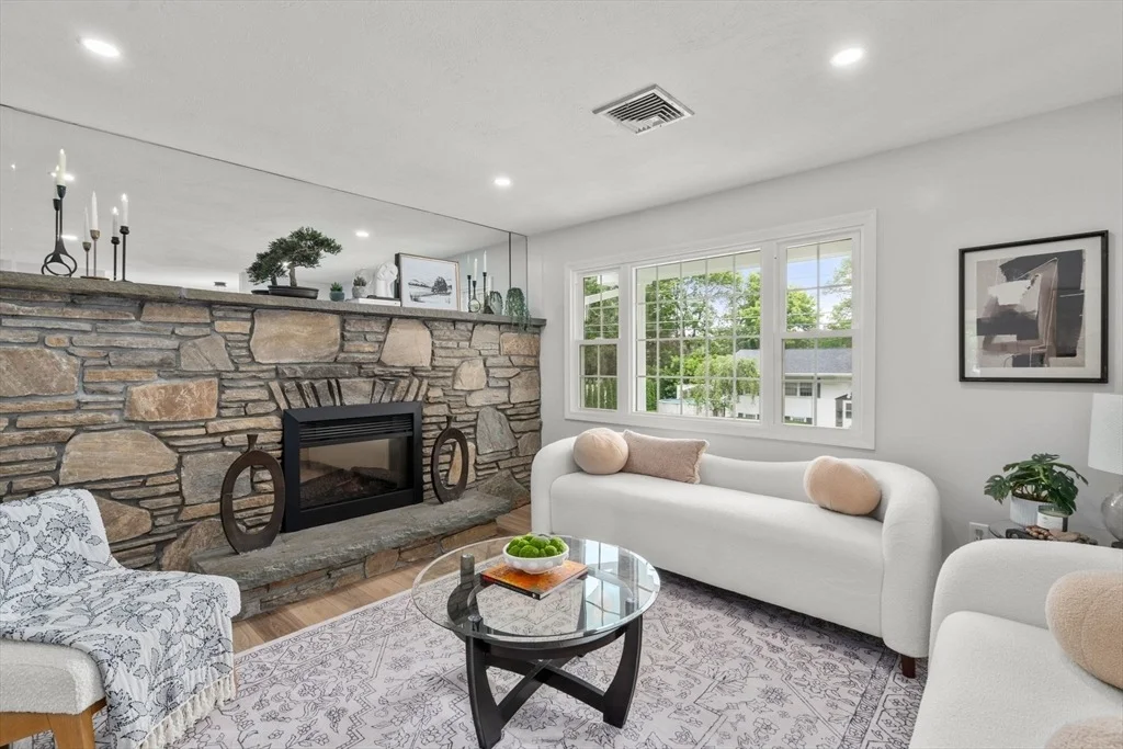 Photo of 7 Kennedy Dr