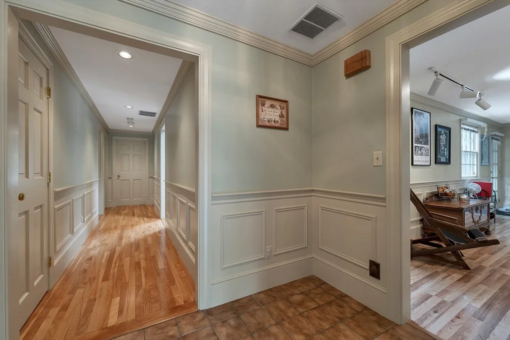 Photo of 1189 Broadway