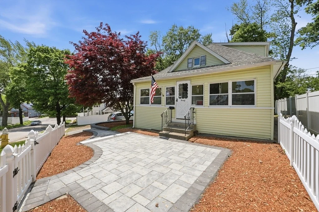 Photo of 20 Lamar Ave