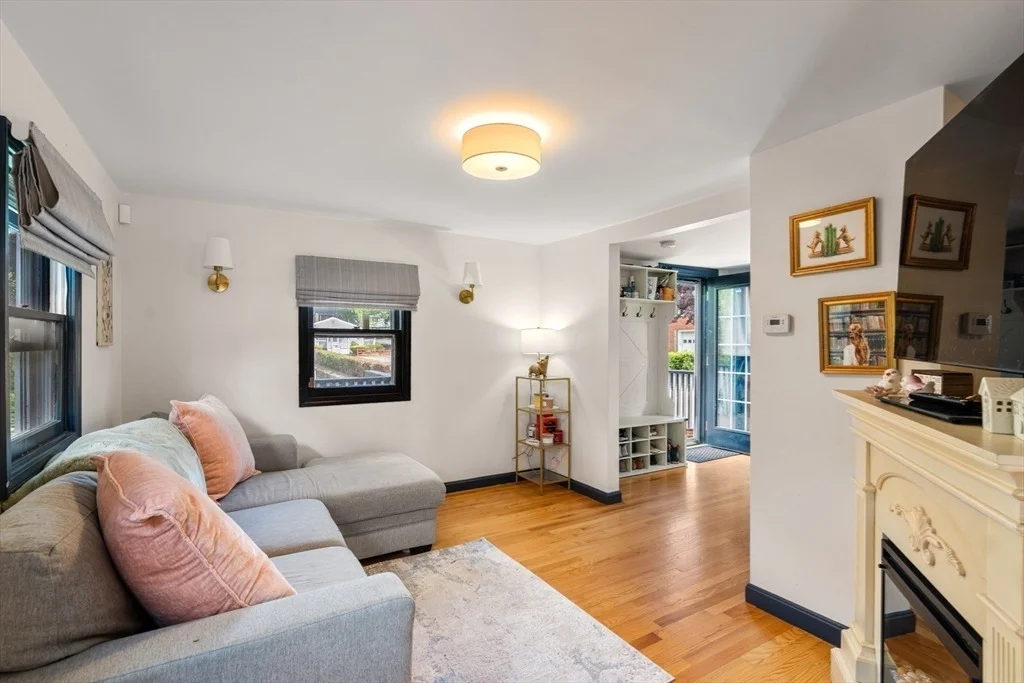 Photo of 84 Windsor Ave