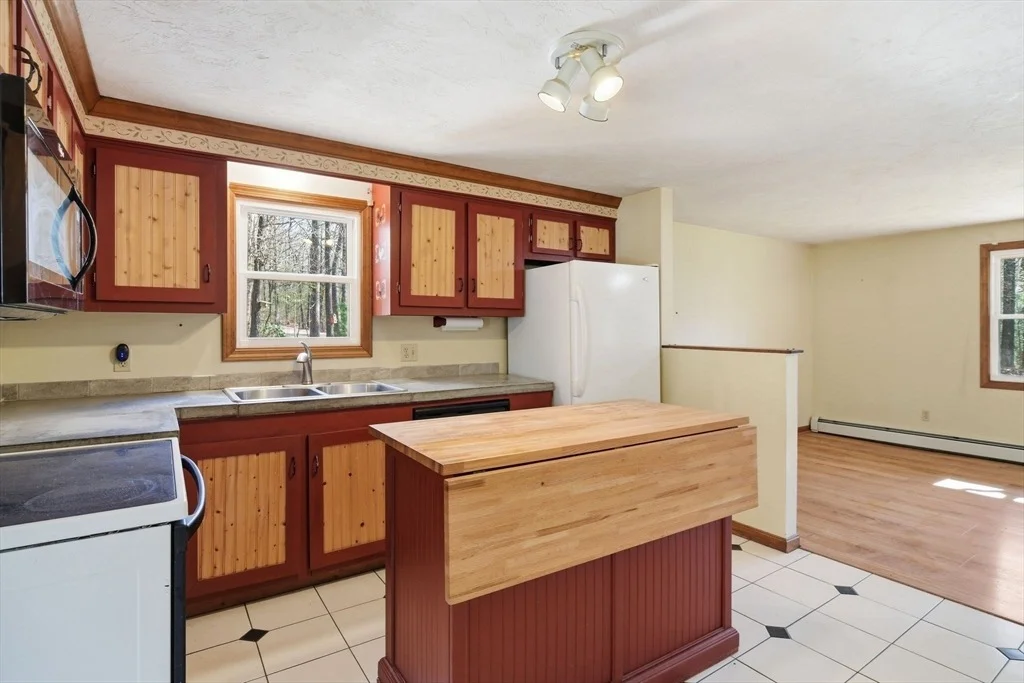 Photo of 514 Leadmine Rd