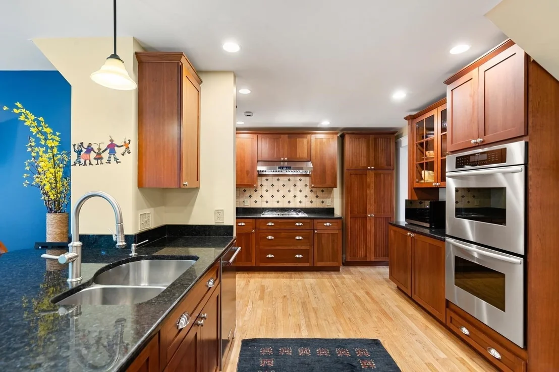 Photo of 216 Bellevue Rd